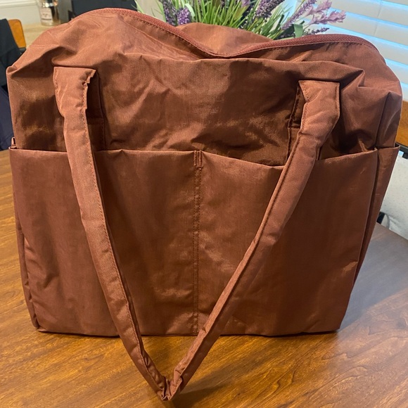 Baggu Cloud Carry-On bag Mahogany - Picture 5 of 9